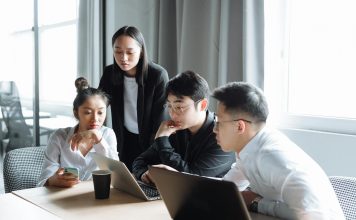 How DIY AI Unlocks Productivity and Flexibility DIY AI